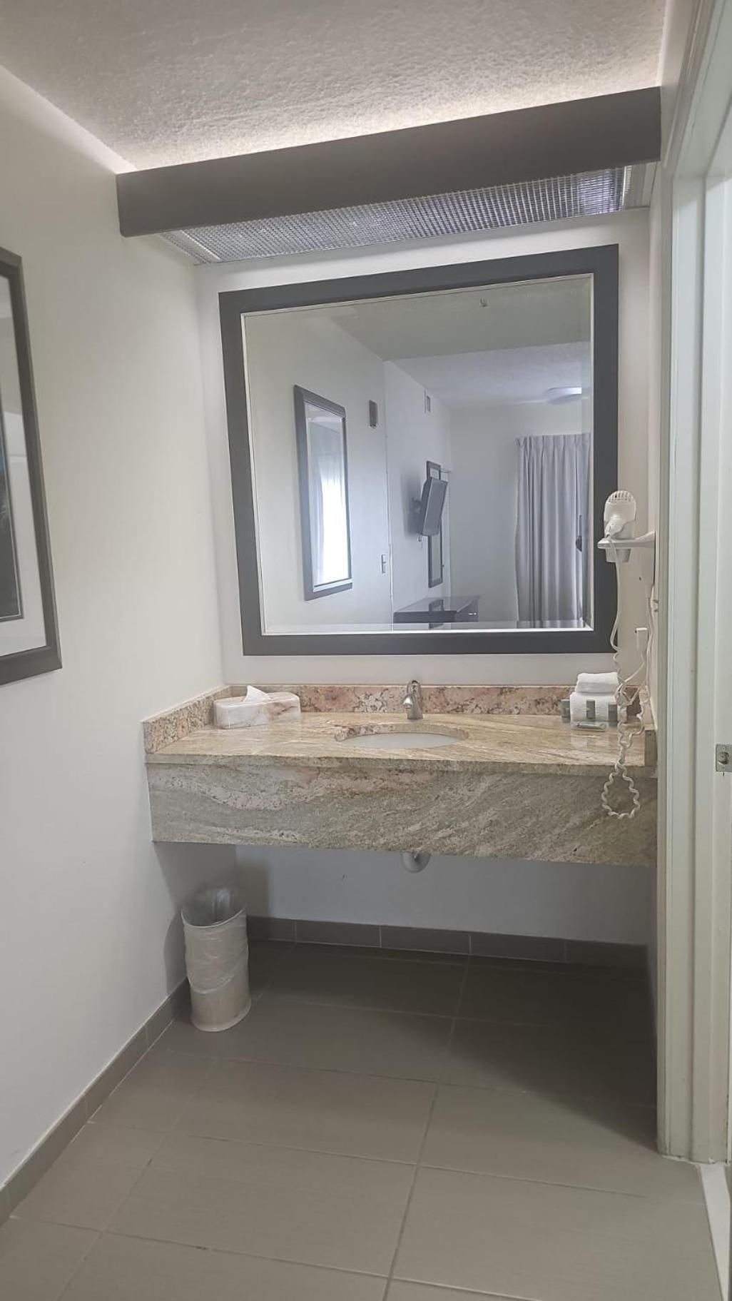 Montreal Suites ออร์ลันโด ภายนอก รูปภาพ